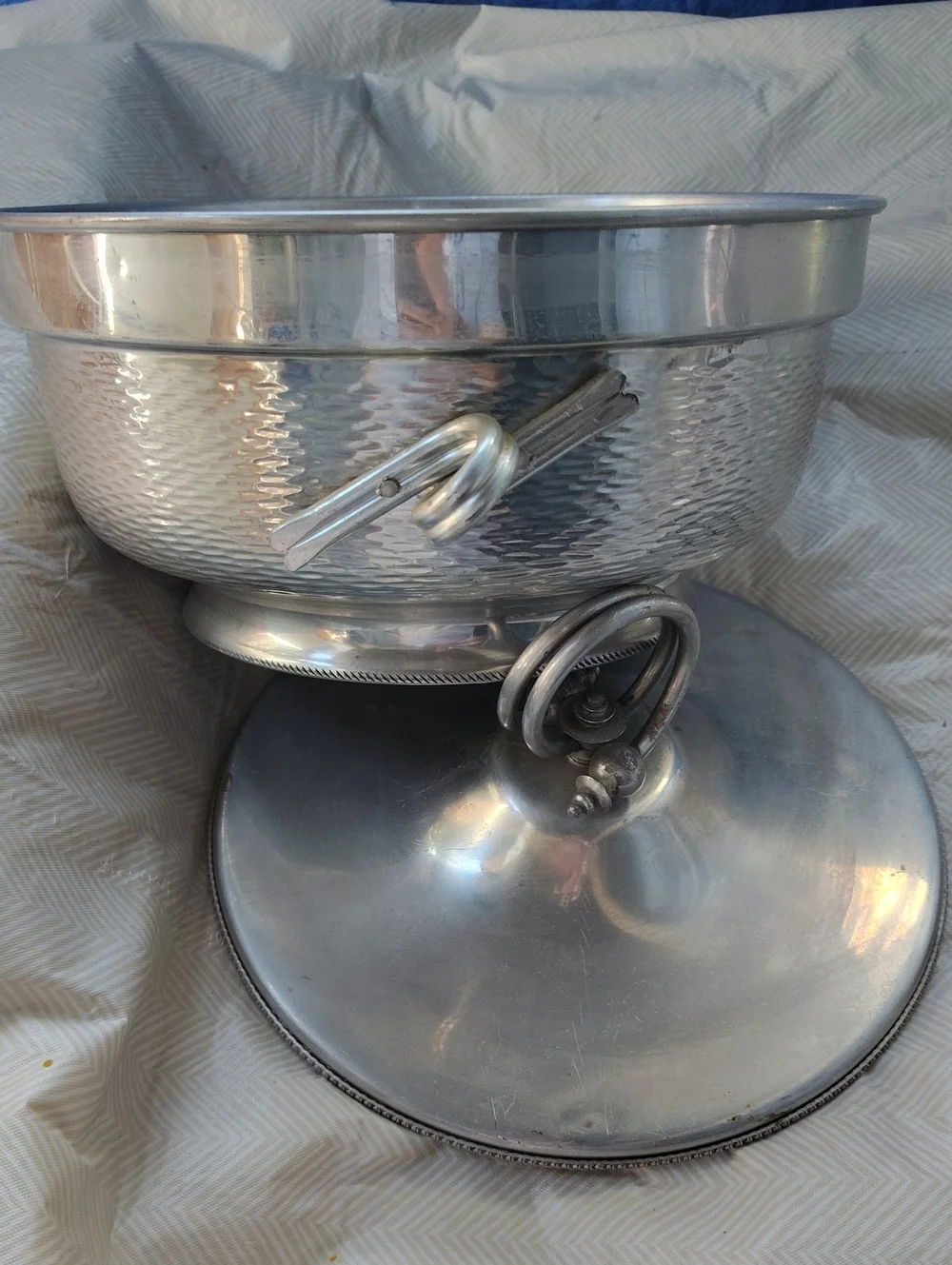 Classic Silver Aluminum Covered Casserole - Silver